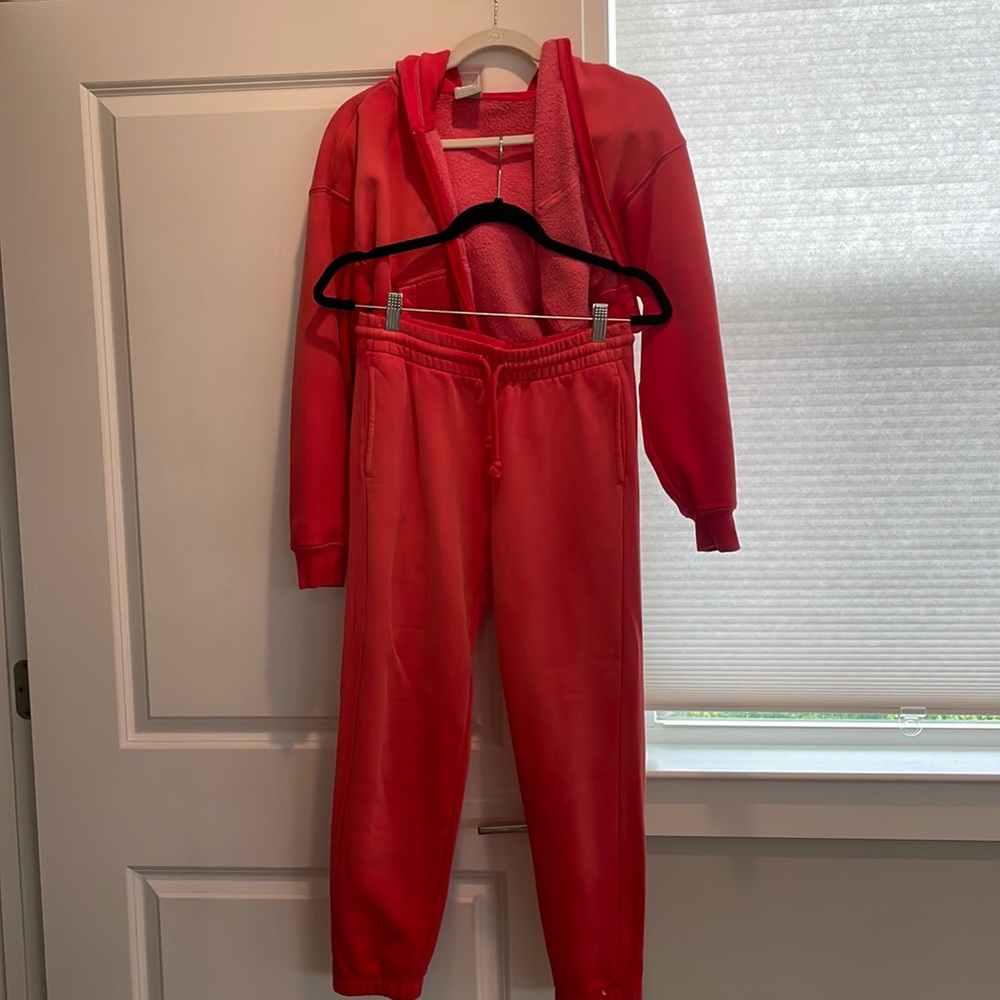 Aritzia TNA cozy XS sweatpants set